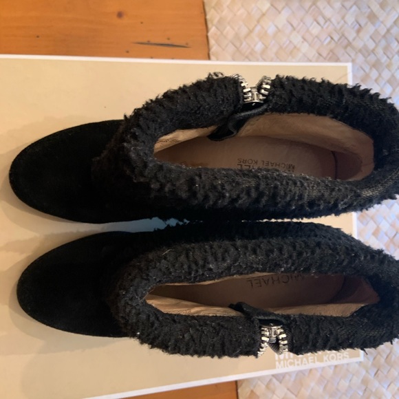 Michael Kors Brandy Bootie Black size 9 - Picture 3 of 7